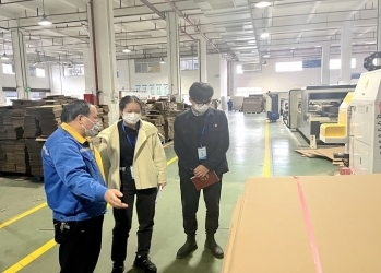 金彩汇官网产品 抗“疫”先行 | 平湖景包优先生产防疫专用感染性废物收集箱，全力支援疫情防控