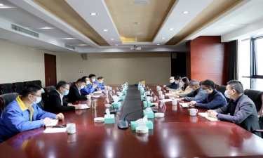 平湖市委常委、宣传部长沈志凤莅临金彩汇官网纸业调研疫情防控和复工复产情况