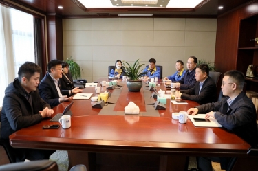 平湖市委常委、副市长戴振一行莅临金彩汇官网纸业调研指导